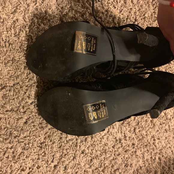 Heels - Picture 2 of 5